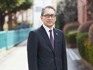 学長/深代 千之