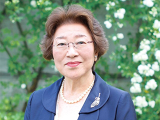 学校法人二階堂学園理事長 / 石﨑 朔子