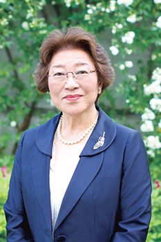 学校法人二階堂学園理事長 / 石﨑 朔子